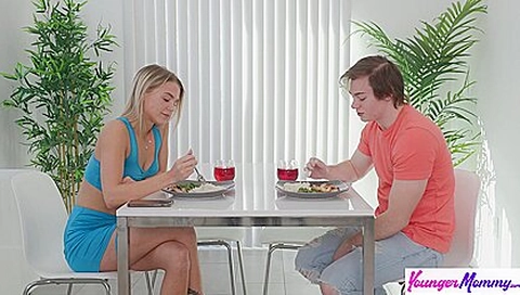 Cheating Stepmommy Evelyn Payne Teaches Stepson What Milfs Are Like In Bed