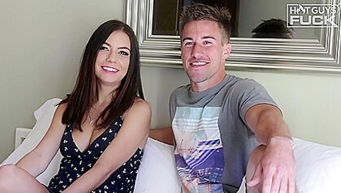 Amateur like couple