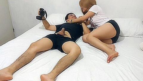 Ange M Desperte Muy Caliente Creo Que Mi Hermanastro Pagara