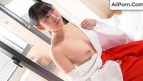 無処女の巫女さんとハメ撮り - Pretty 18yo Japanese teen 18+ In Eroti - Teaser Video