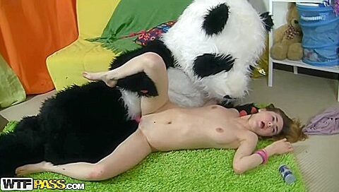 Tani - Sassy Girl Porn Photo Shoot