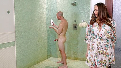 Nuru Massage Helps Her To Seduce Stepson In The Shower
