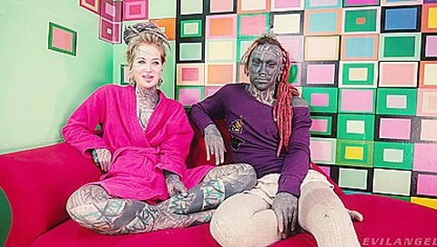 Anuskatzz And Lily Lu In Aliens Are Real