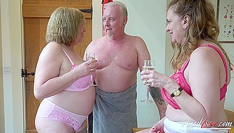 AgedLovE Two Matures and Handy Man in Threesome