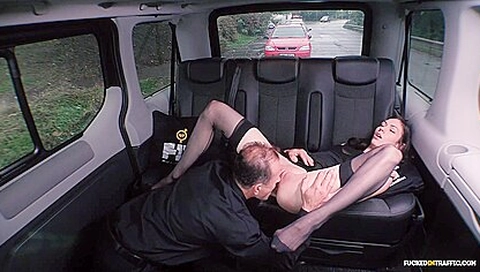 George Uhl And Arwen Gold - Brunette Banged In The Backseat