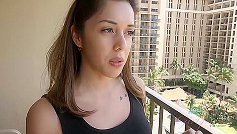 Kristina Bell In A Little Walking Around In Hawaii And A Creampie Right After
