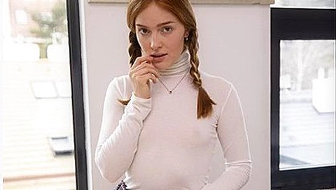 Jia Lissa - Who Doesnt Love A Woman That Can Cum?