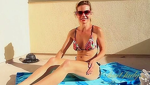 Blonde Amateur Cougar Pauline Marie Masturbates Outside
