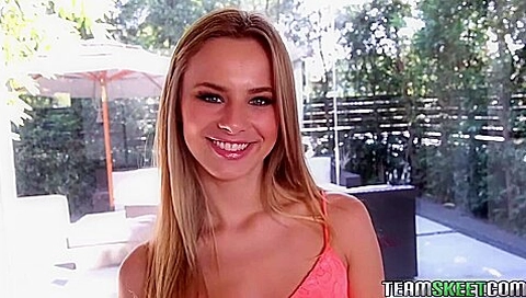 Jillian Janson In Juicy Jillian Loves Sucking