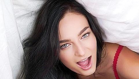 Lets Get The Bed With Lee Anne