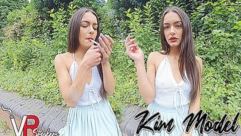 Kim Model In Knitted Top