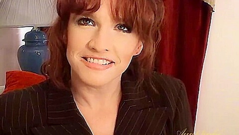 Heather Shows That Hot Pussy Off