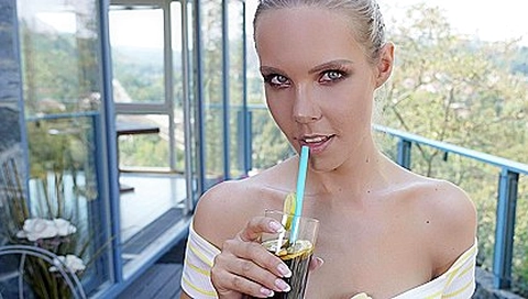A Bombshell Of A Blonde With Florane Russell