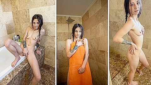 Zoe Foxxy In Amateur teen 18+ Shower Bubbles And Pussy Play