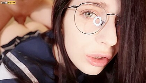 Little Reislin In My Friend Suddenly Fucked Me While I Was On Twitter