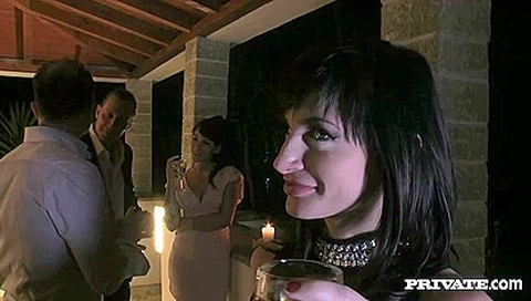 Is A Swinging Cougar Who Fucks Young Hung Guys With Big Breasts And Ava Courcelles