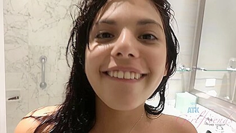 Amateur Latina Gets Creampied By Her Boyfriend